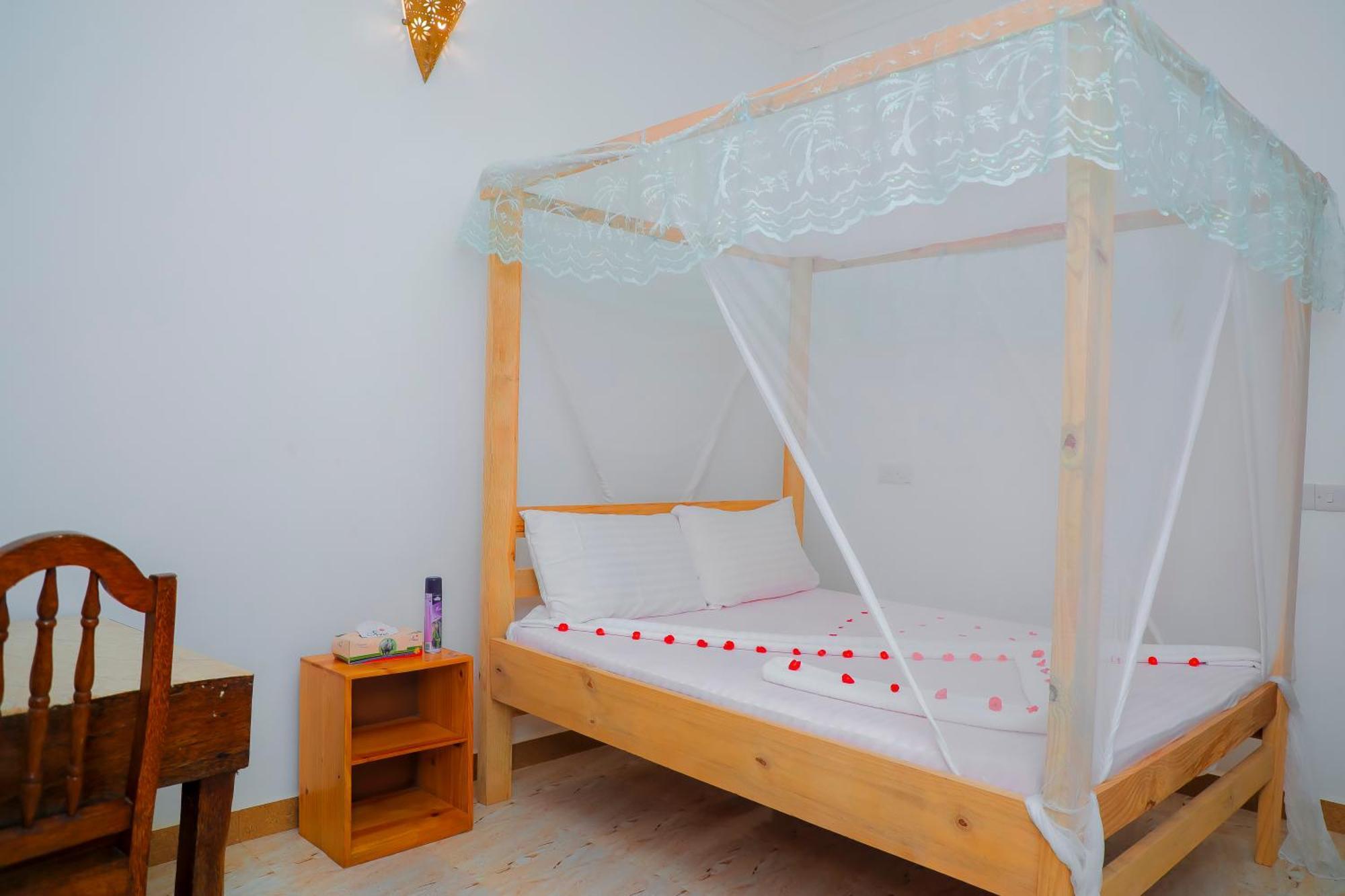 Raha House Bed and Breakfast Nungwi Buitenkant foto